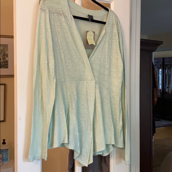 Left of Center new with tags top - Picture 3 of 3